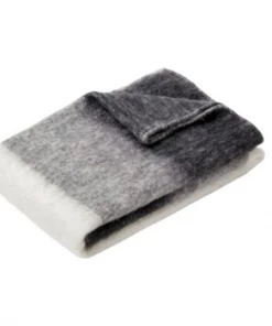 Hubsch Plaid Acrylic Throw