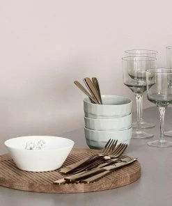 Hubsch Medium Round Oak Cutting Board With Lines