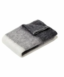 Hubsch Black & Grey Plaid Throw