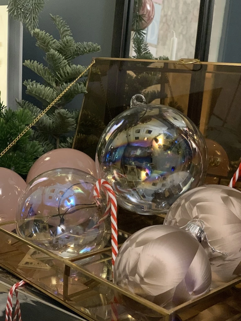 Hubsch Set of 8 Christmas Ball baubles Brown